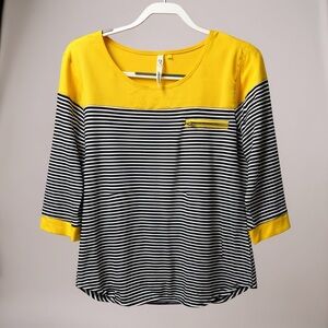 NY Collection Women’s Striped Blouse Size‎ M 
20”PTP. 27”L.